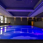 Plaza Premium Hotel 4*