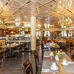 Hotel Plaza Premium 4*