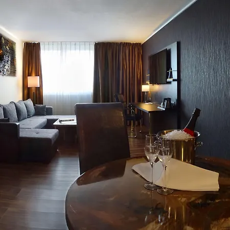 Plaza Premium 4* ダルムシュタット