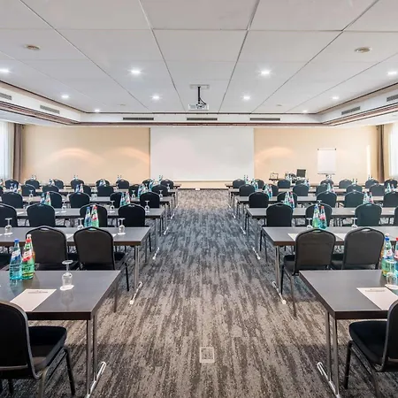 Plaza Premium Darmstadt Hotel