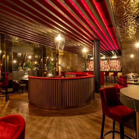 Western Plaza Hotel 4*