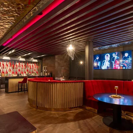 Hotel Western Plaza 4*