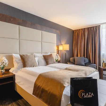 Plaza Premium ホテル 4*