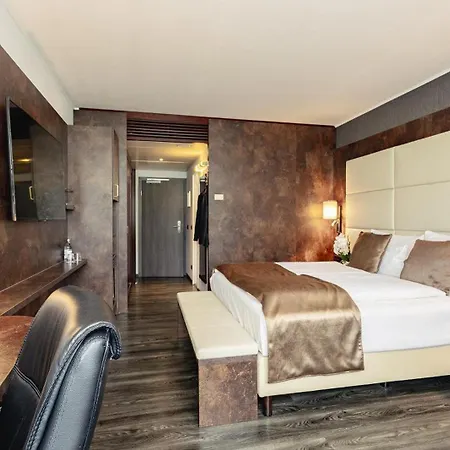 Hotel Plaza Premium