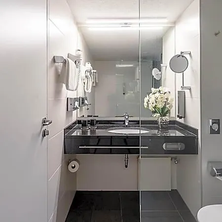 Hotel Plaza Premium 4*