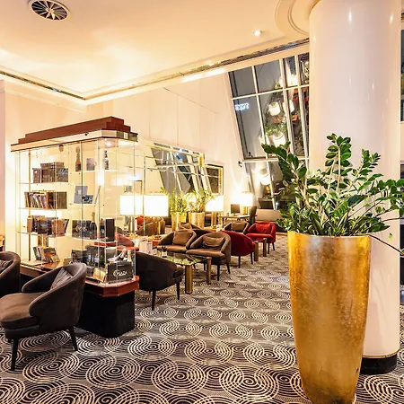 Plaza Premium Hotel