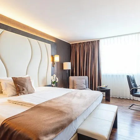 Plaza Premium 4* ダルムシュタット