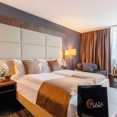 Plaza Premium ホテル 4*