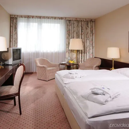 Western Plaza 4*