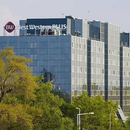Hotel Western Plaza