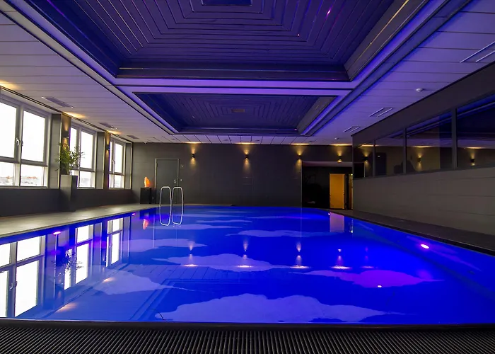 Plaza Premium ホテル 4*