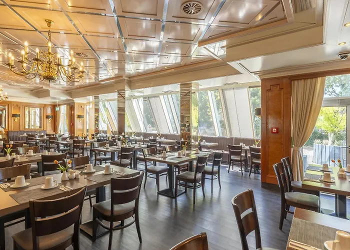 Plaza Premium 4* Darmstadt