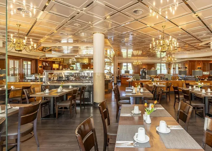 Hotel Plaza Premium 4*